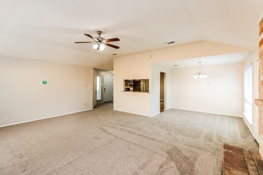 Building Photo - 16706 Quail Meadow Dr