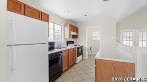 Building Photo - 3411 Avoca Dr