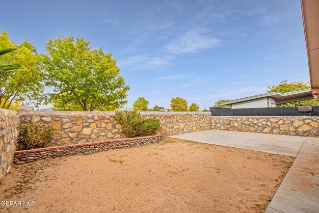Building Photo - 11621 Maquitico Ct