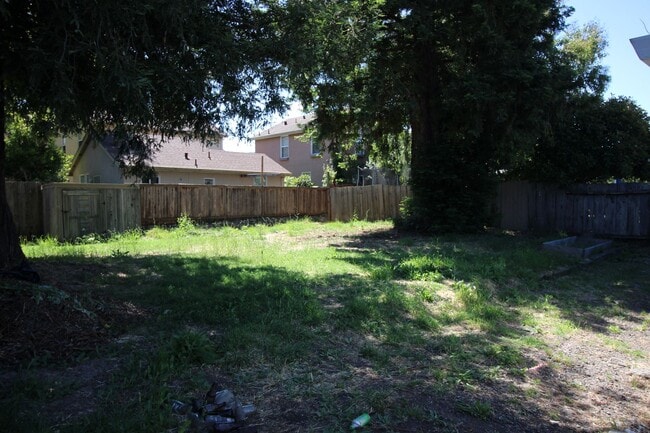 Building Photo - 3 Bedroom home for Rent