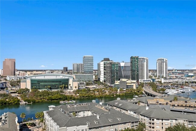 Building Photo - 450 Knights Run Ave