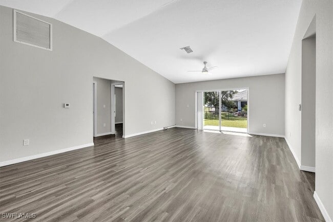 Building Photo - 412 NE 25th St