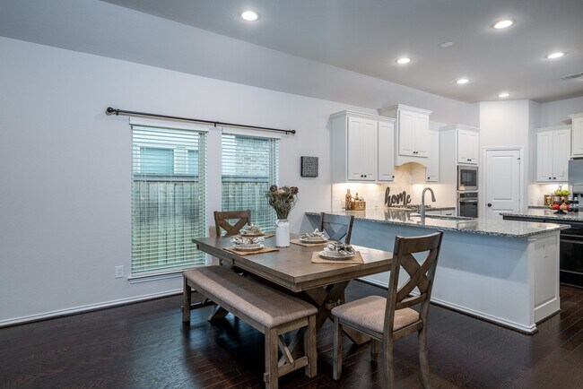 Building Photo - 15518 Lake Meridian Dr