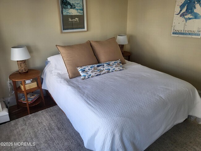 Building Photo - 80 Heck Ave