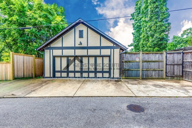 Building Photo - 1802 Linden Ave