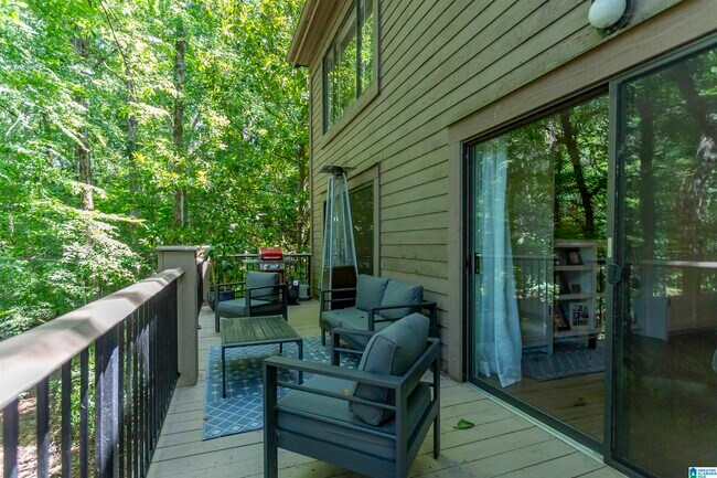 Building Photo - 327 Heath Dr