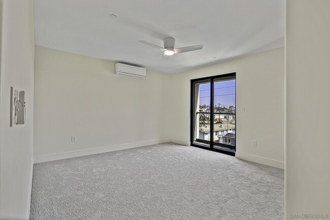 Building Photo - 2124 San Clemente St
