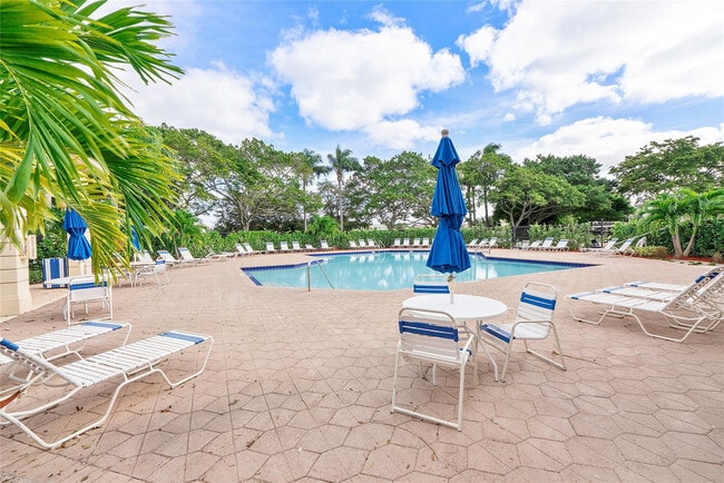 Building Photo - 3527 Chesapeake Cir