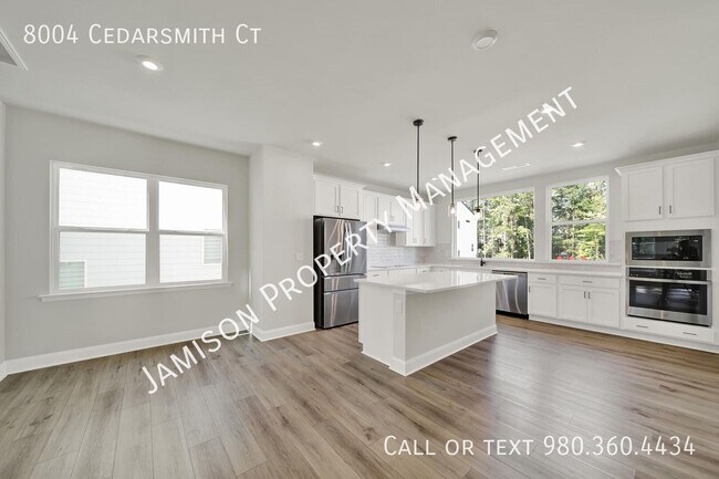 Building Photo - 8004 Cedarsmith Ct
