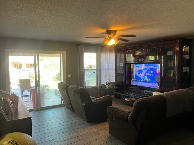 Building Photo - 13685 E Shadow Pines Ln