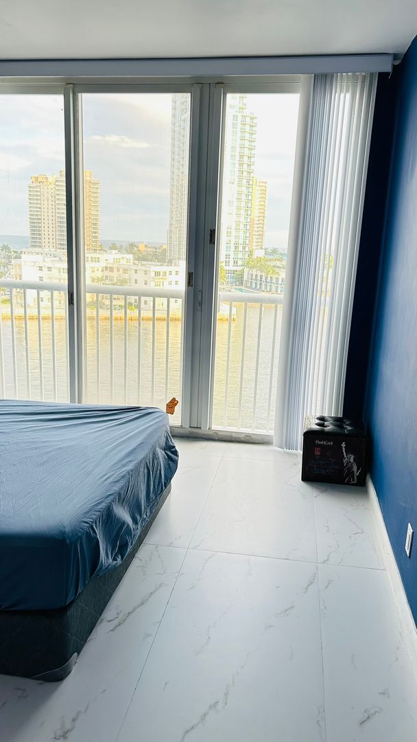 Building Photo - Stunning Waterfront One-Bedroom Apartment with Spectacular Views!