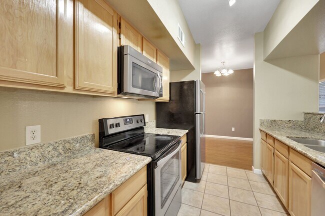 Building Photo - One bedroom condo in gated community