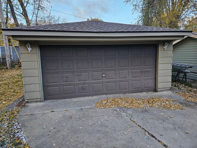 Building Photo - 1317 Brandywine Cir