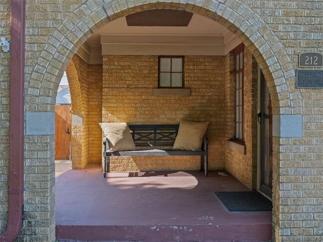 Building Photo - 212 Edgemere Ct