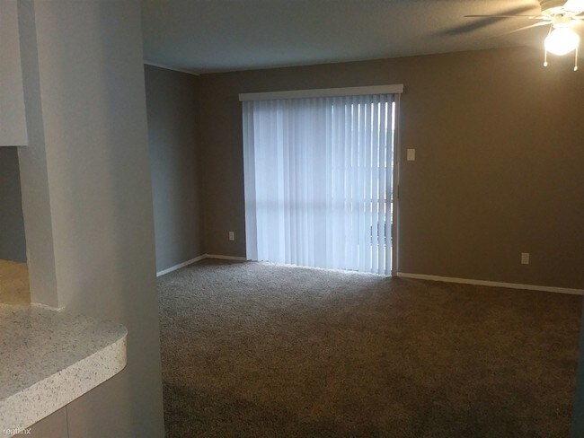 Building Photo - 1 br, 1 bath Apartment - Osprey Apartments