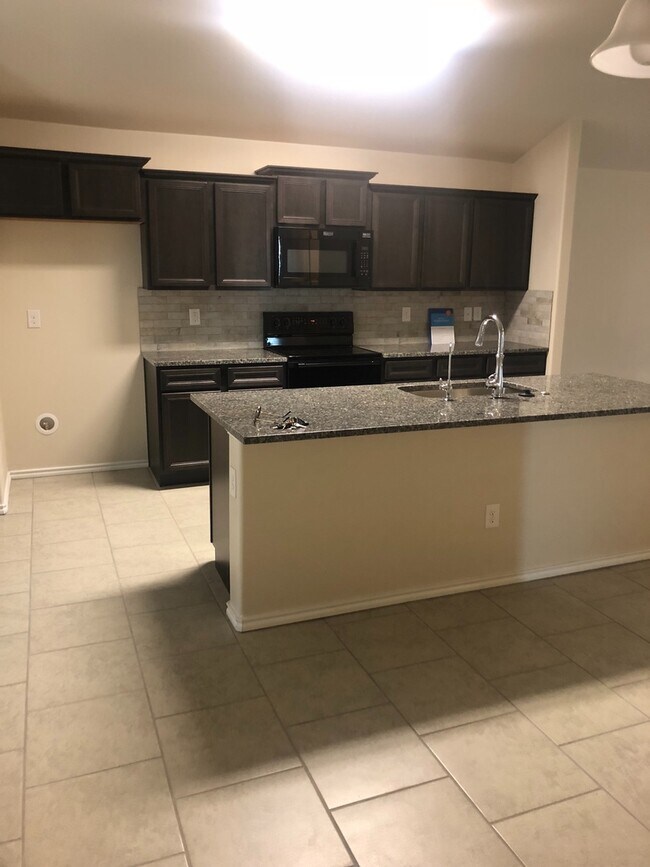 Building Photo - Newer Construction in CISD