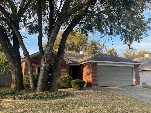 Primary Photo - 3013 Rustic Meadow Trail