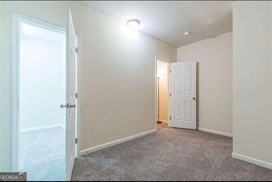 Building Photo - Room in Townhome on Pounds Dr