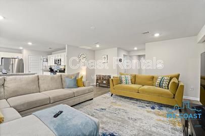 Building Photo - 9384 Cypress Lake Dr