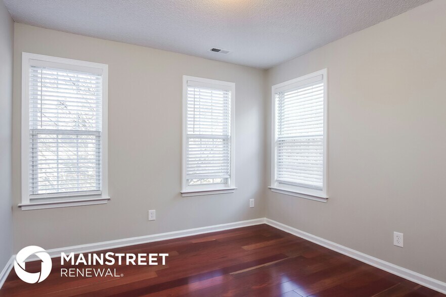 Building Photo - 3912 Toyon Dr