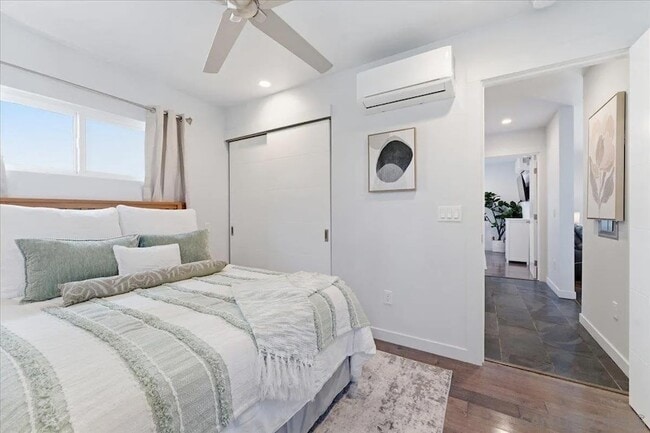 Building Photo - 5447 Soledad Rd