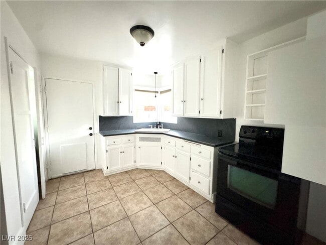 Building Photo - 1301 Bracken Ave