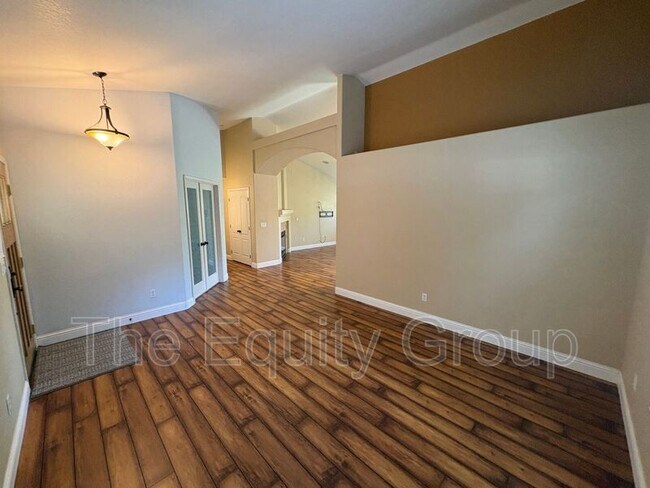 Building Photo - 3524 S Lincoln Ct