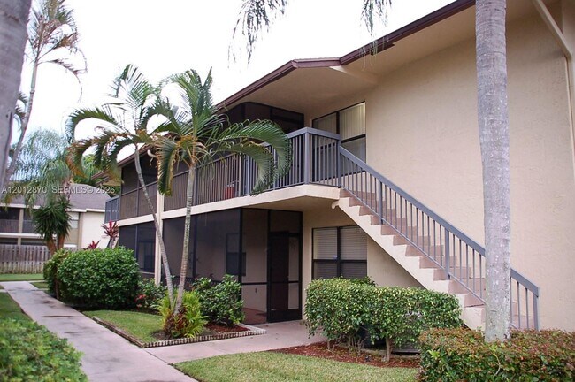 Building Photo - 10025 Winding Lake Rd