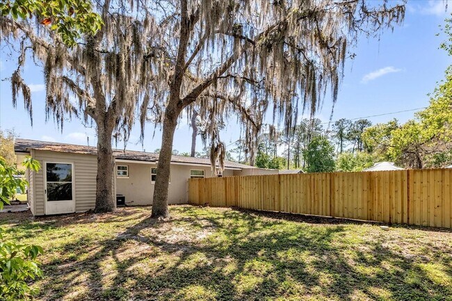 Building Photo - 284 Short St