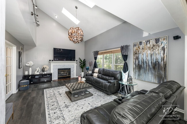 Building Photo - 3730 Baybrook Dr