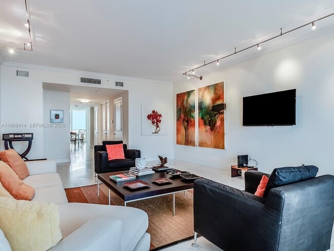 Building Photo - 781 Crandon Blvd