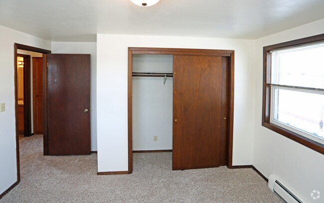 Building Photo - 733 - 743 Chapel View Rd