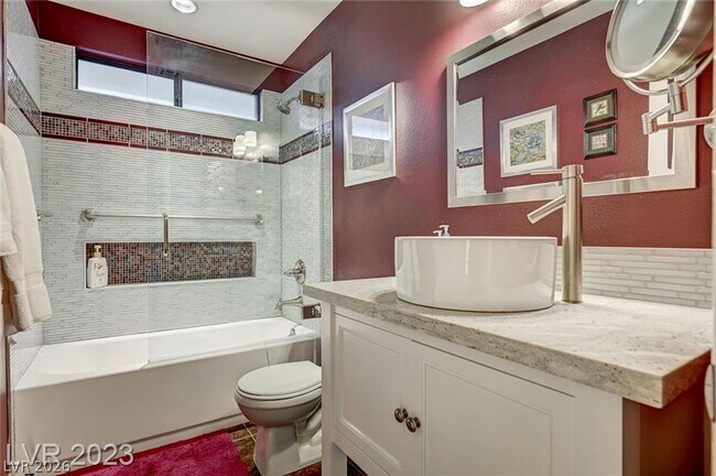 Building Photo - 760 Thousand Oaks Dr