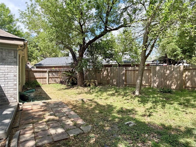 Building Photo - 17407 Chamberlain Dr