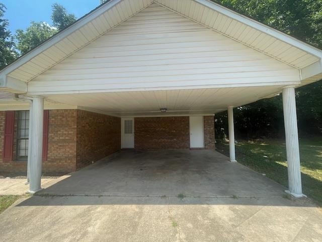 Building Photo - 309 Colonial Dr