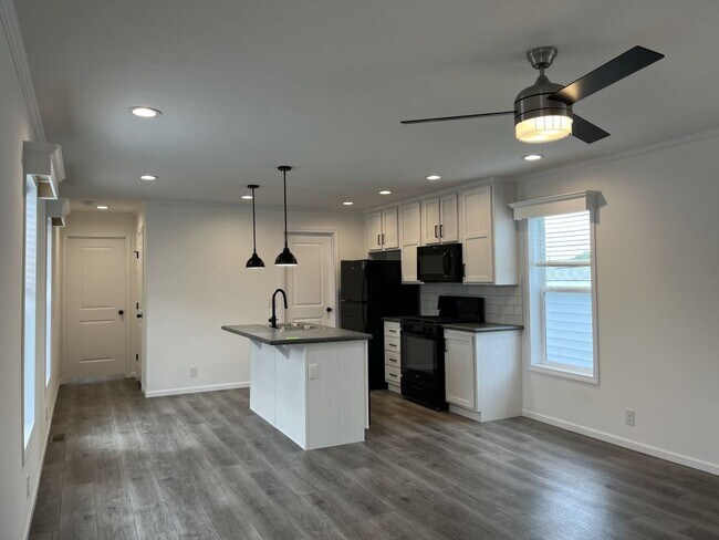 Building Photo - 7 Sandpiper Ln