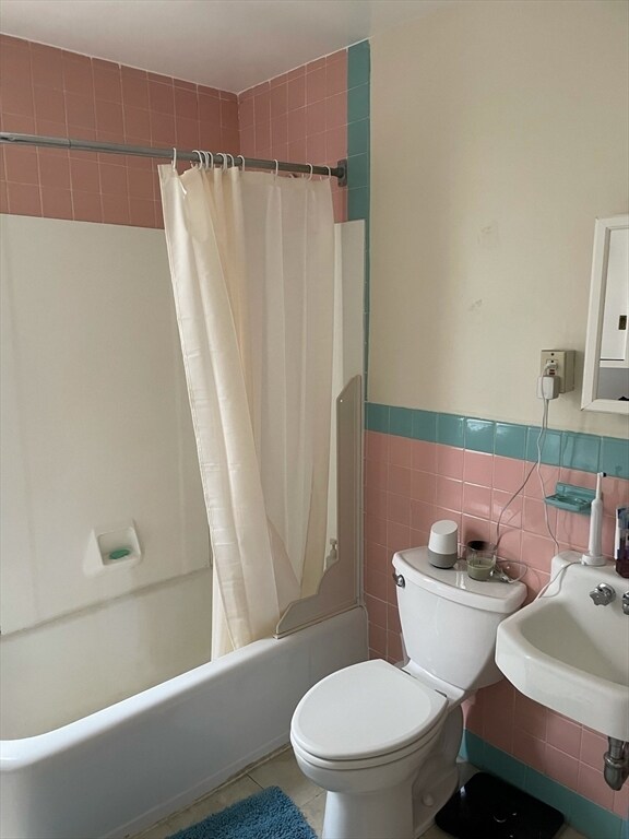 Building Photo - 15 Snow St