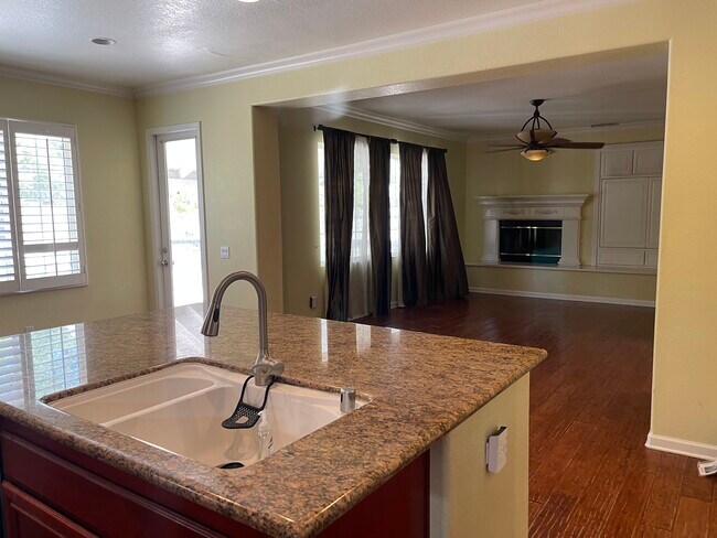 Building Photo - 27900 Alta Vista Ave