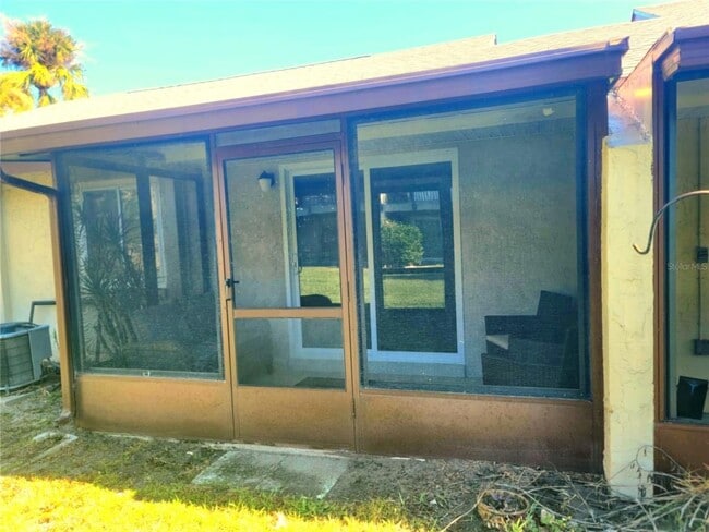 Building Photo - 4215 E Bay Dr