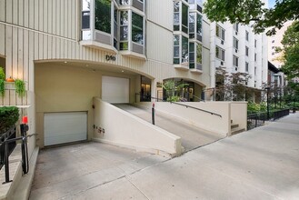 Building Photo - 1340 N Dearborn Pkwy