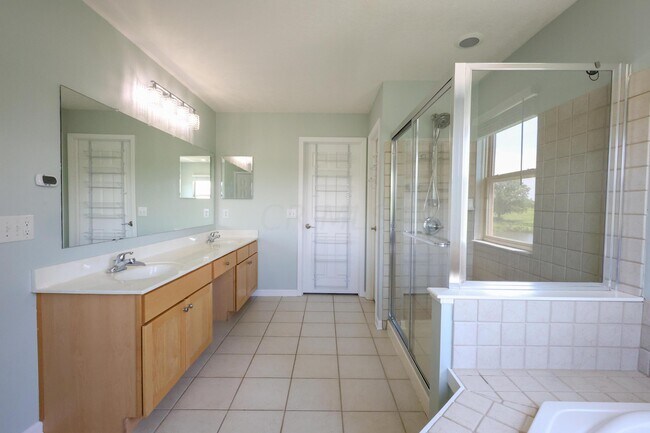 Building Photo - 7704 Gateway Ln