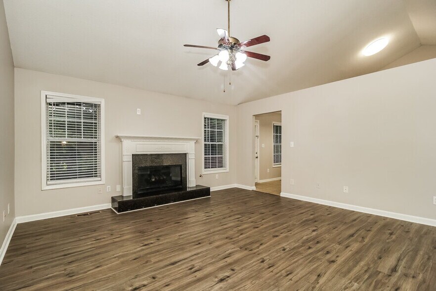 Building Photo - 28 Fernwick Ct