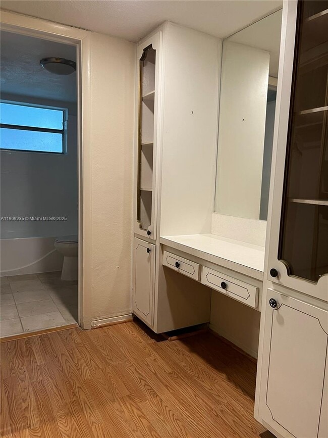 Building Photo - 1521 NW 43rd Ave