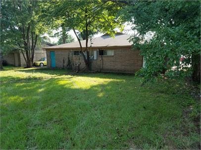 Building Photo - 3240 Forest Glen St