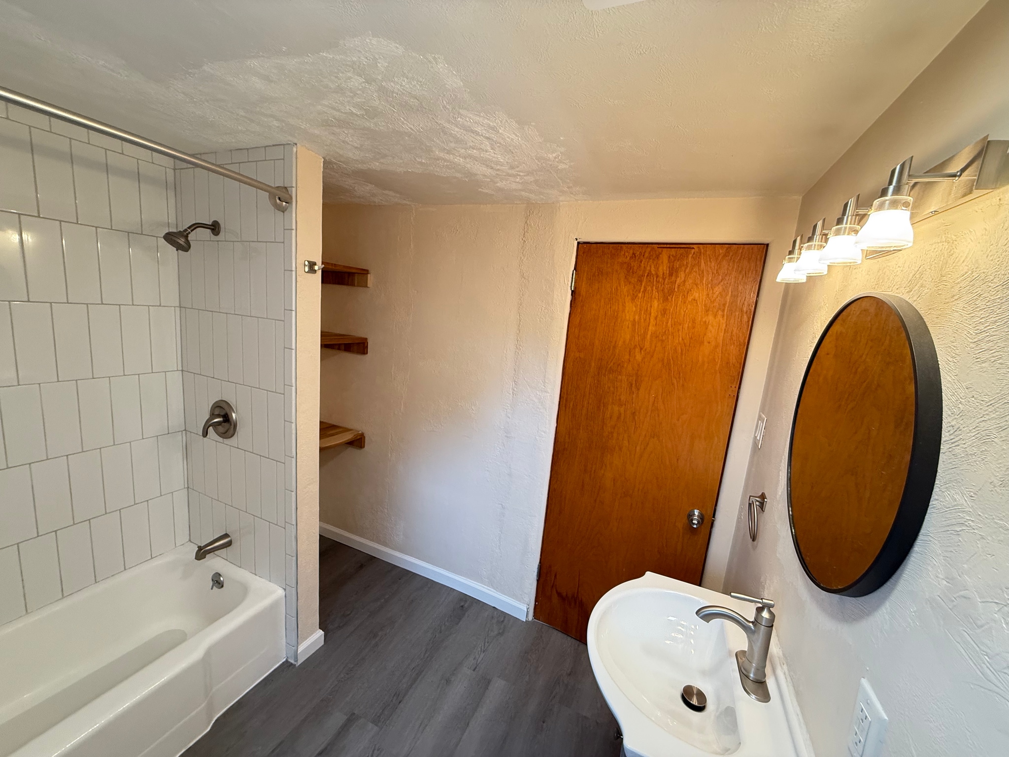 Bathroom - 932 Lebanon Ave