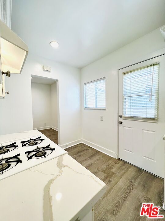Building Photo - 1048 Elm Ave
