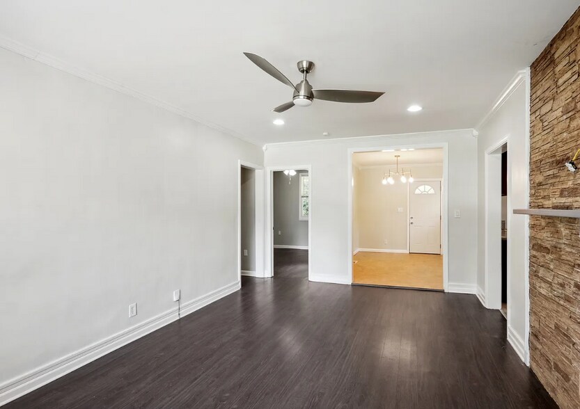 Building Photo - 1268 Eastland Rd SE