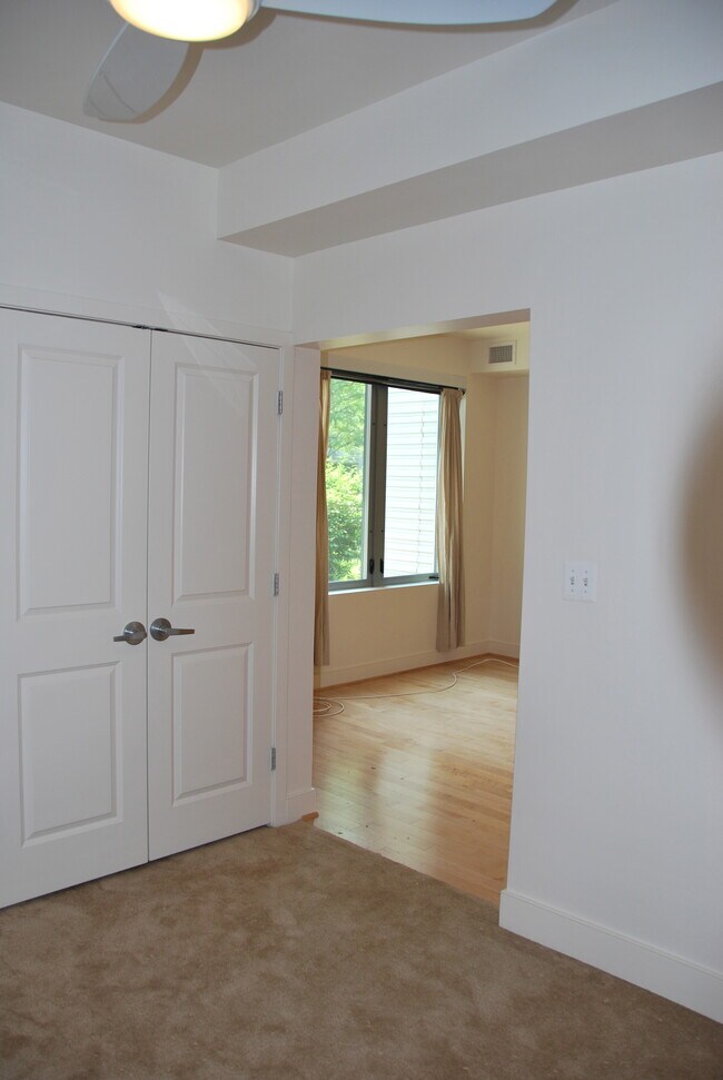 Building Photo - 4101 Albemarle St NW