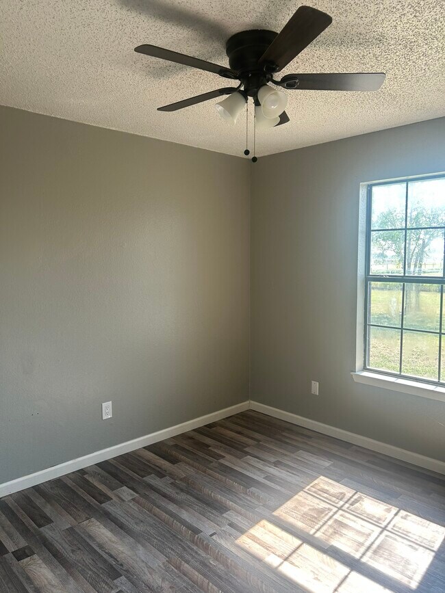 Building Photo - 339 S Pleasant Hill Rd