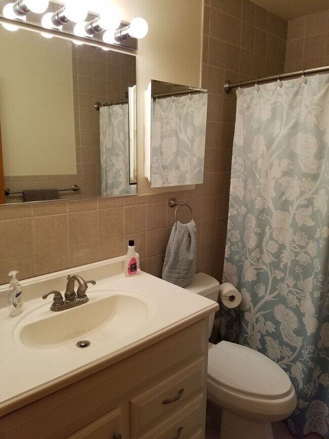 Building Photo - Franklin St 2109-2111